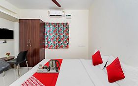 Hotel O J2 Service Apartment